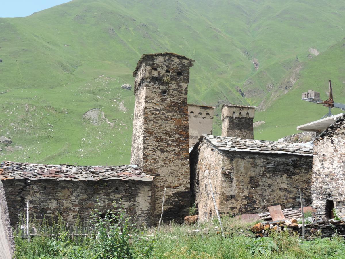 Erasti Guesthouse Ushguli Extérieur photo